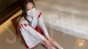 FC2-PPV-4717752 Tôi đã quay phim sex với một cô gái đền thờ